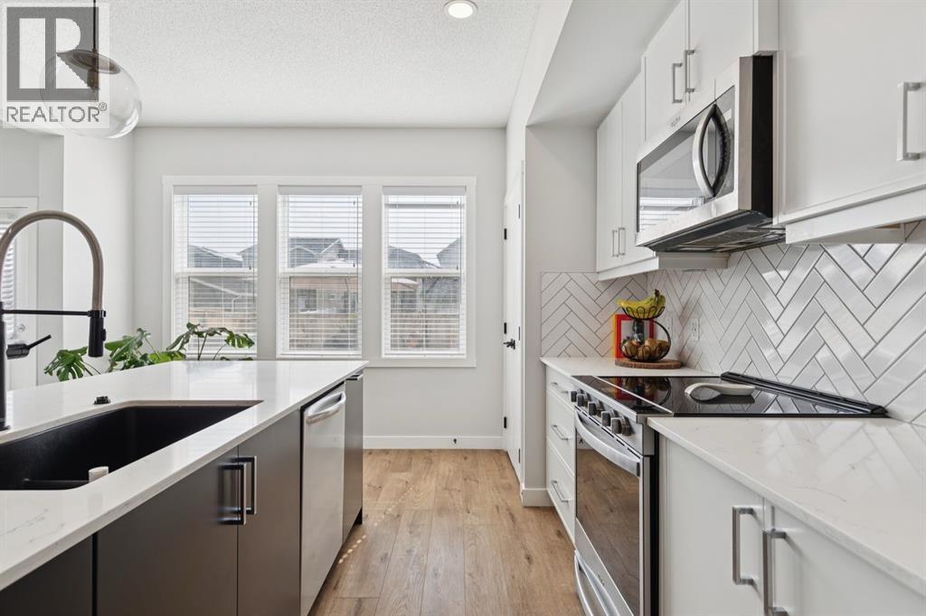 124 Wolf Willow Boulevard SE - 14