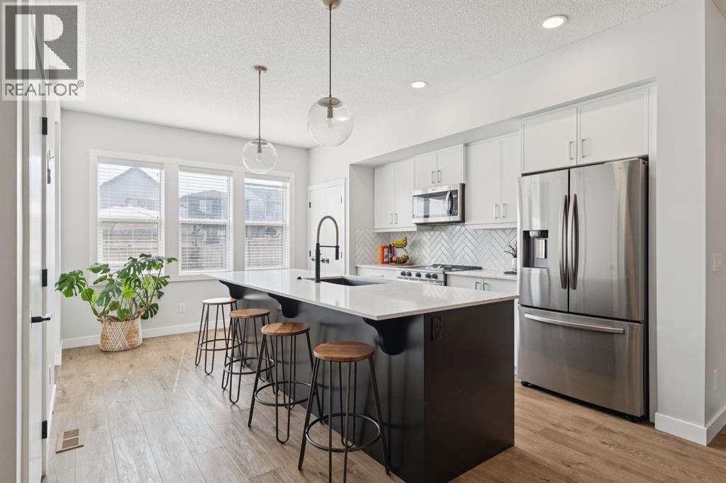 124 Wolf Willow Boulevard SE - 11