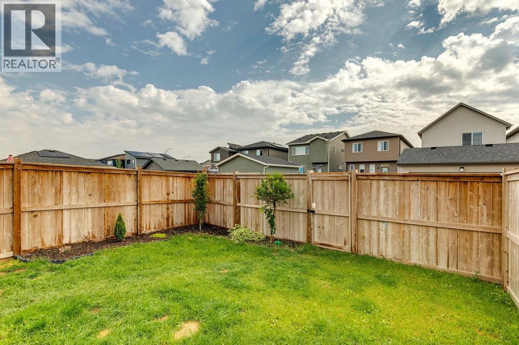 124 Wolf Willow Boulevard SE - 34