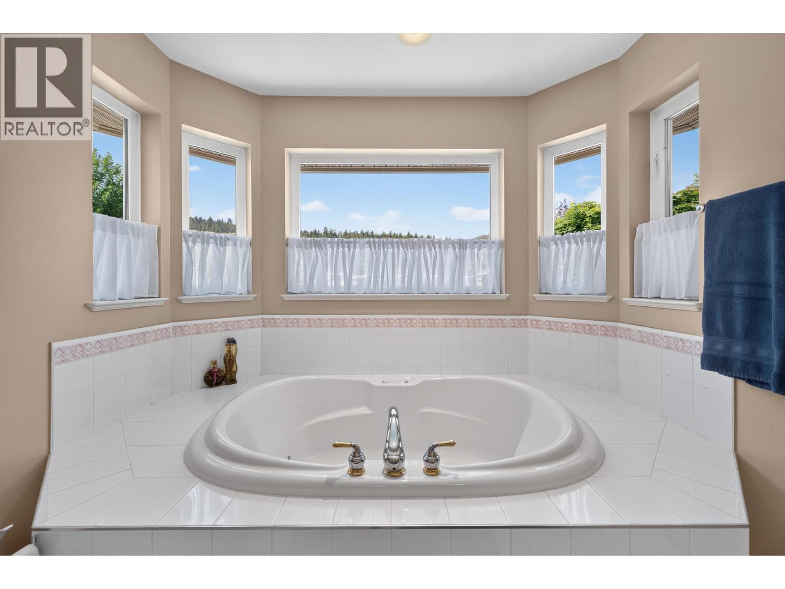 975 Regent Crescent - 25