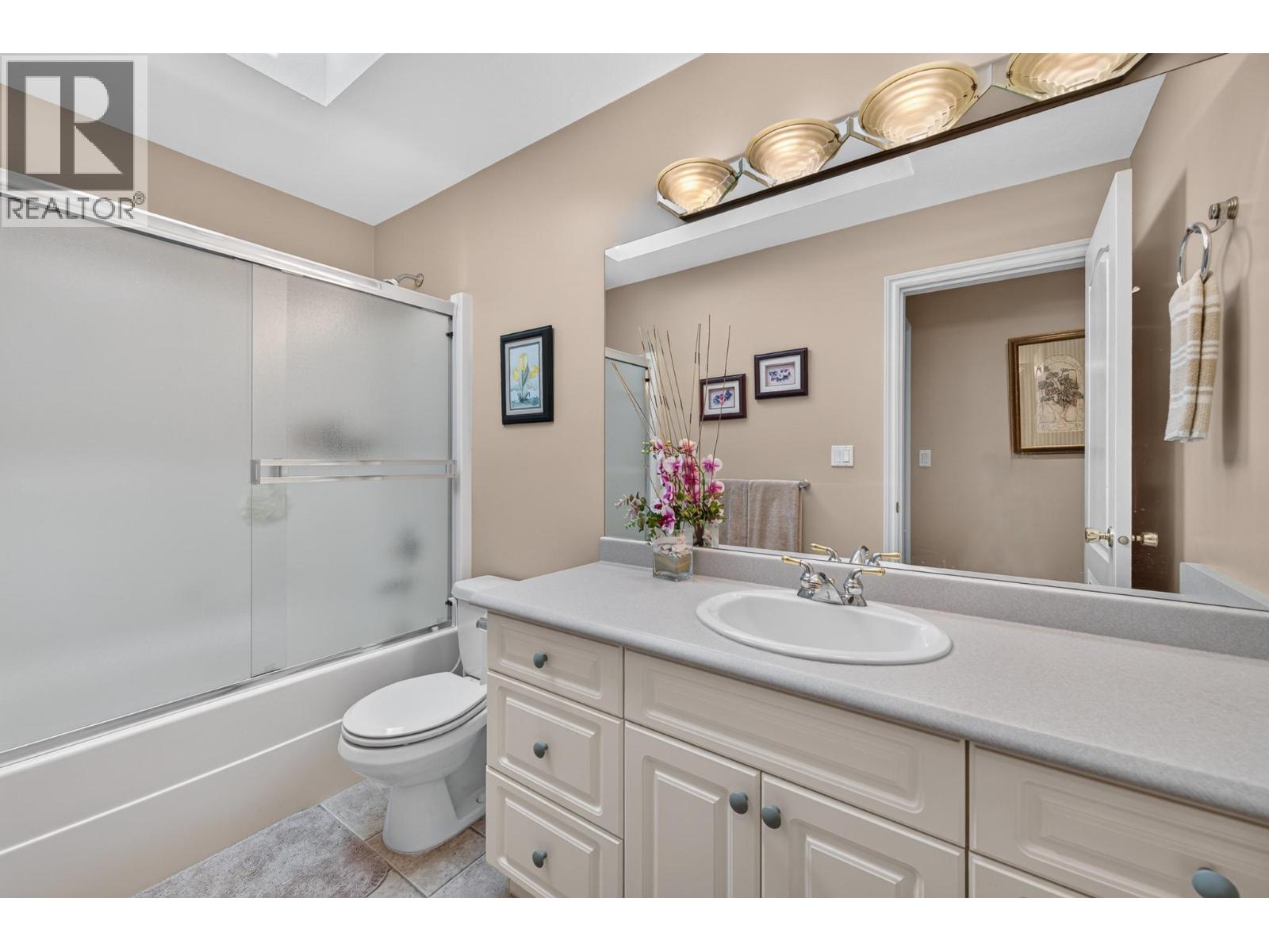 975 Regent Crescent - Image 28