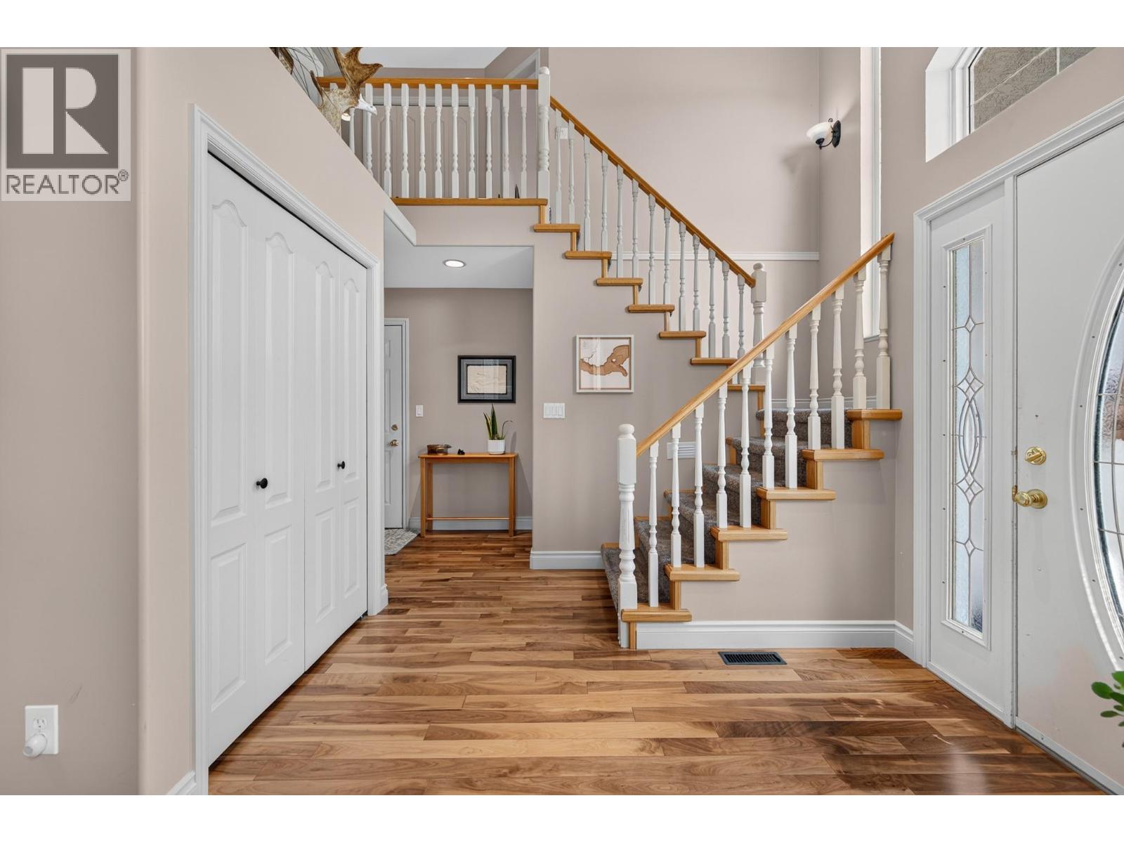 975 Regent Crescent - 3