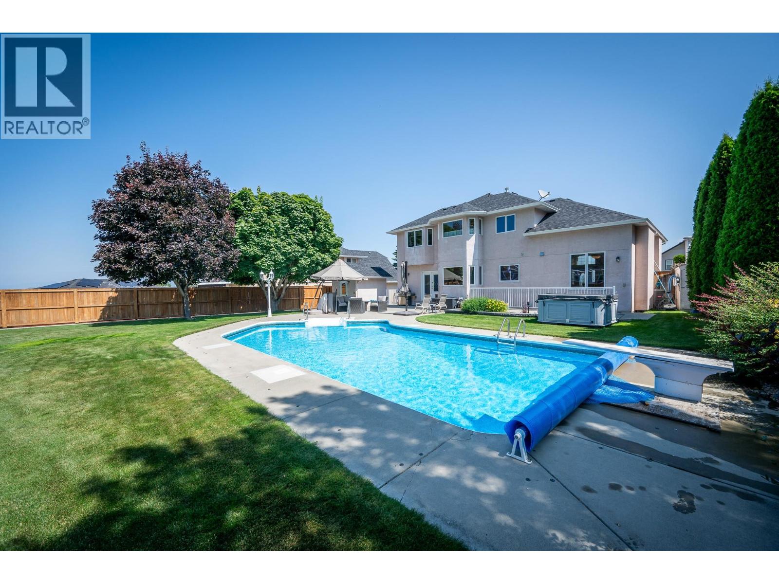 975 Regent Crescent - Image 34