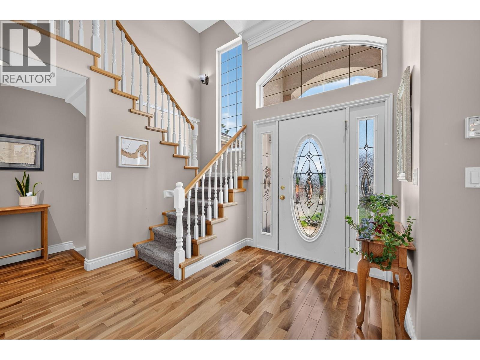 975 Regent Crescent - 2
