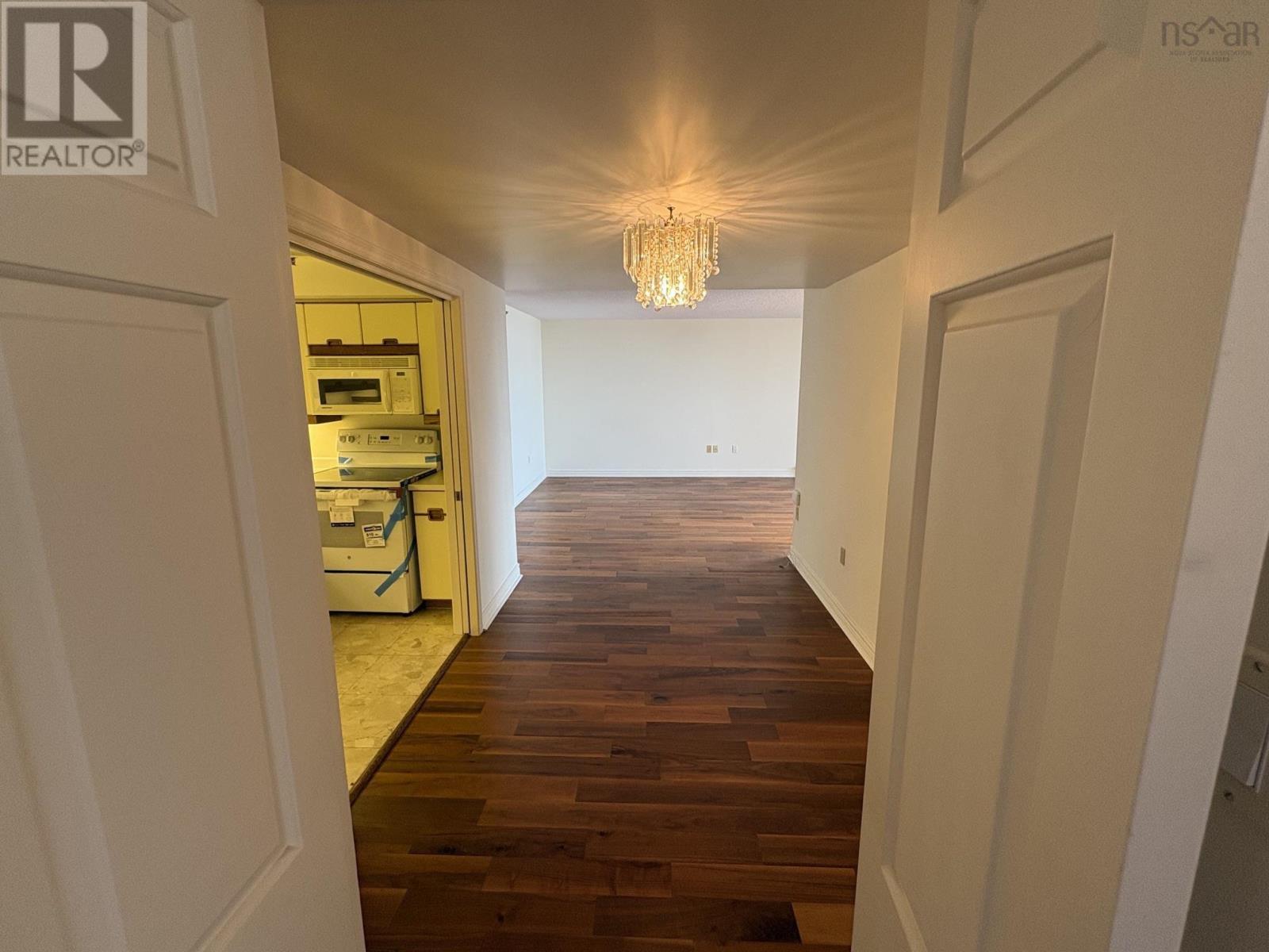 1470 Summer St - 9