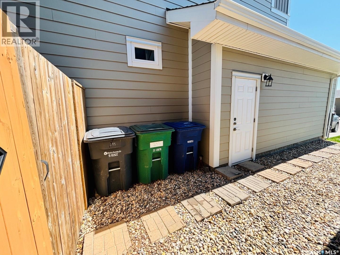 255 Eaton CRESCENT - Image 6