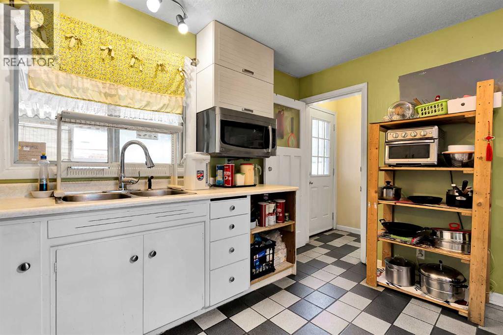 6 Tipton Place NW - 8