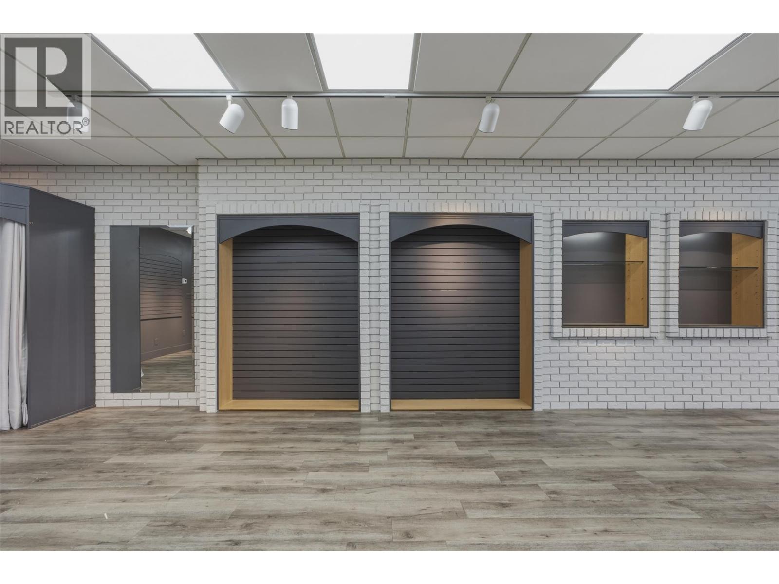 1 90 Lakeshore Drive Northeast, Salmon Arm