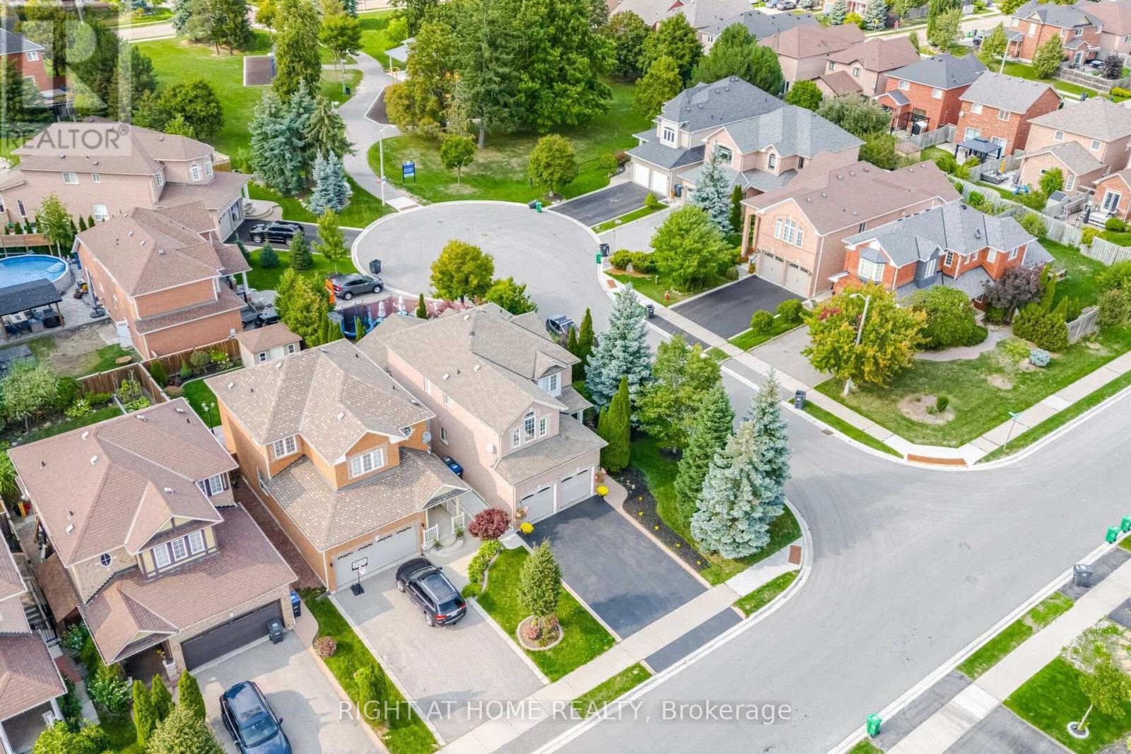 2 MELROSE GARDENS - 3