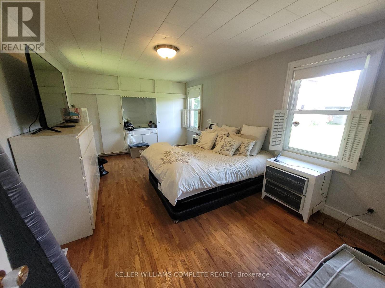 879 WEST 5TH STREET - 22