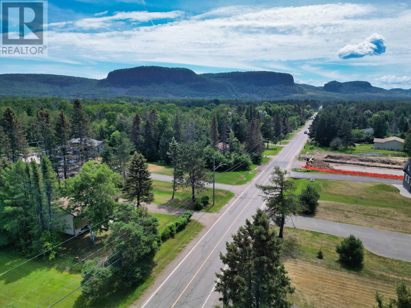 2085 15th Side Road