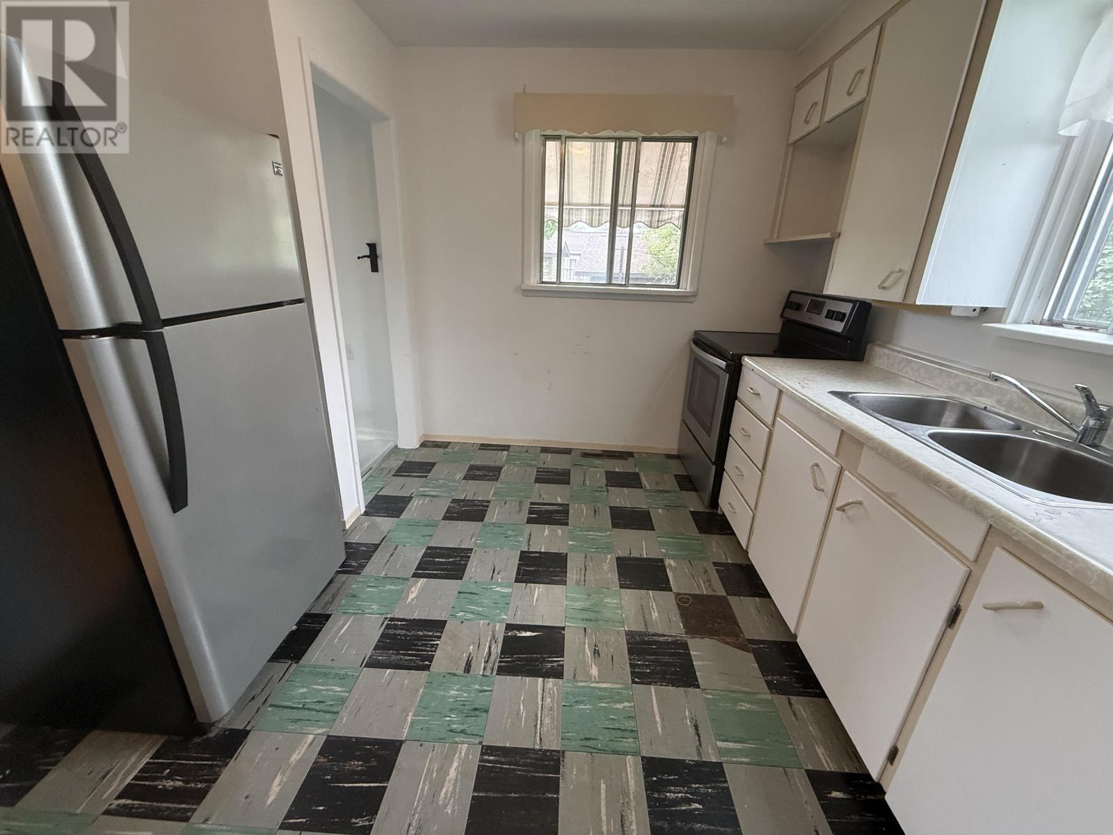 528 Eighth Street - 8