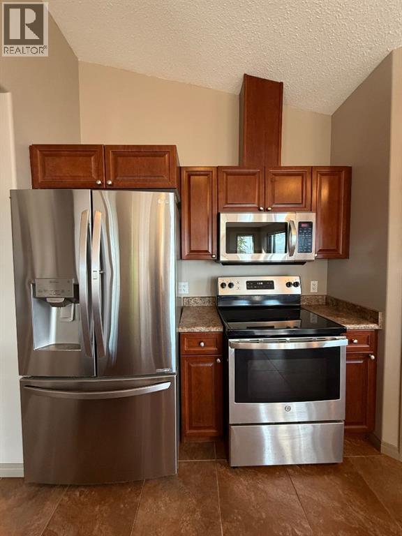 81 Peace River Avenue - 26