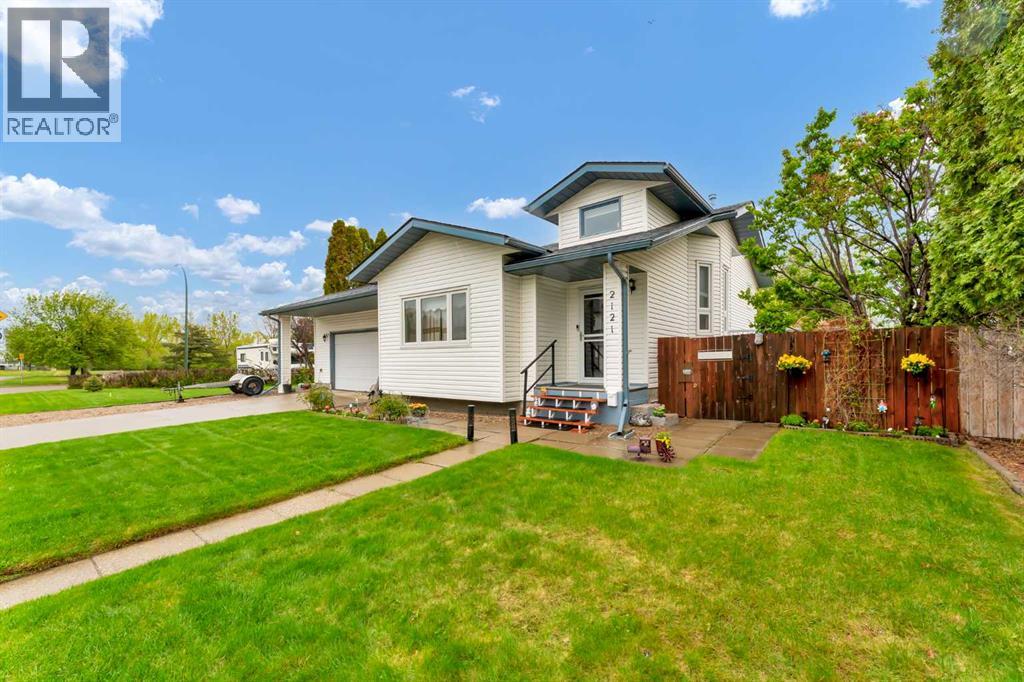 2121 Hull Way NE - 1