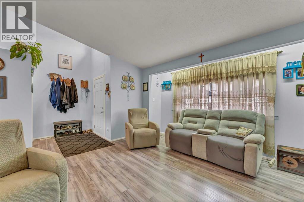 2121 Hull Way NE - 4