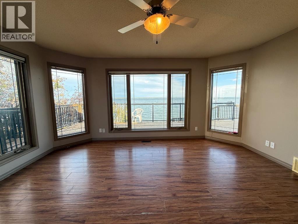 81 Peace River Avenue - 12