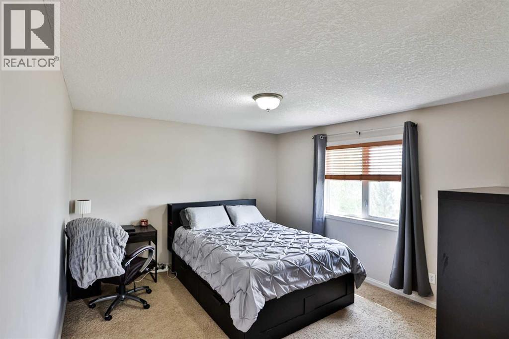 14 Thyrza Burkitt Place N - 19