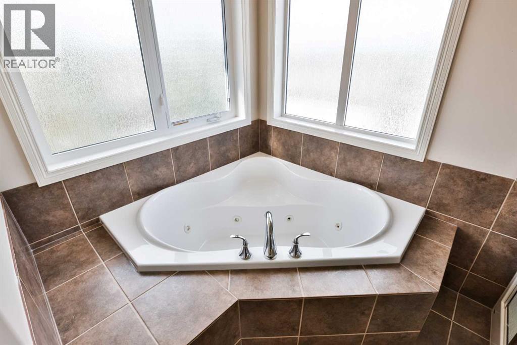14 Thyrza Burkitt Place N - 21