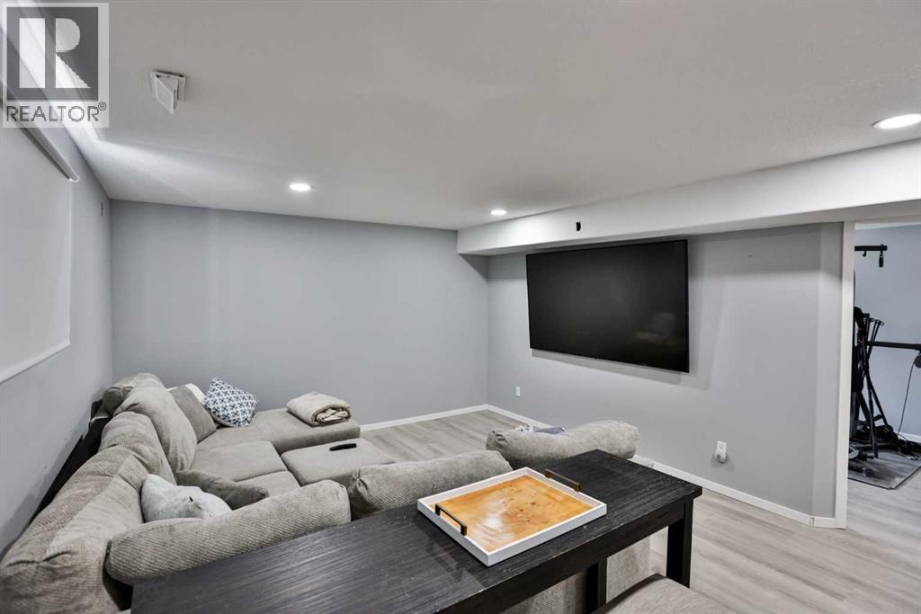 14 Thyrza Burkitt Place N - 27