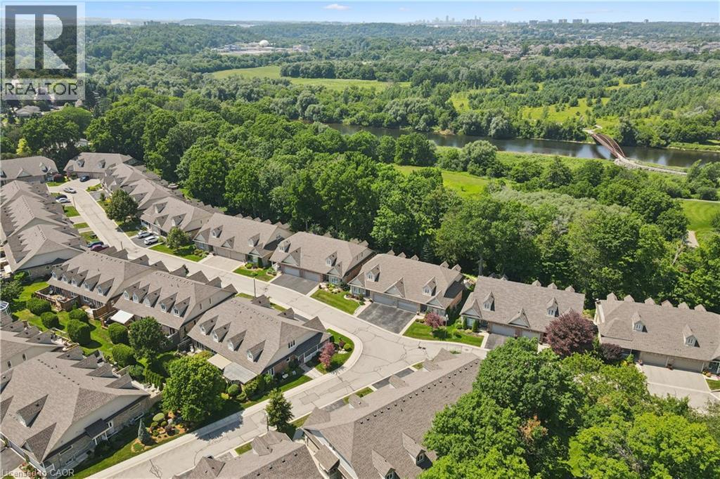 #3E 350 DOON VALLEY Drive - 33