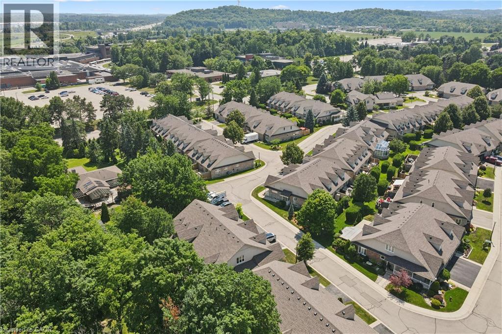 #3E 350 DOON VALLEY Drive - 32