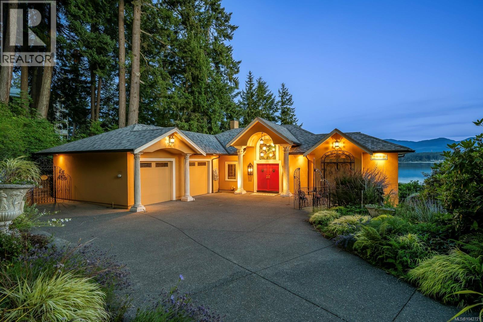 2299 Comox Ave - 11