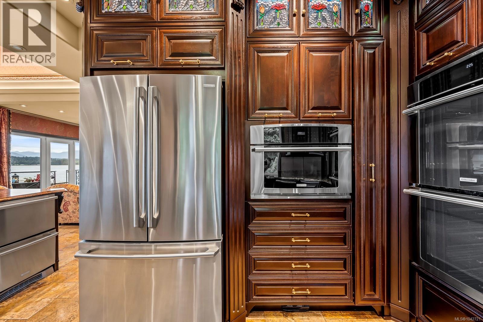 2299 Comox Ave - 15