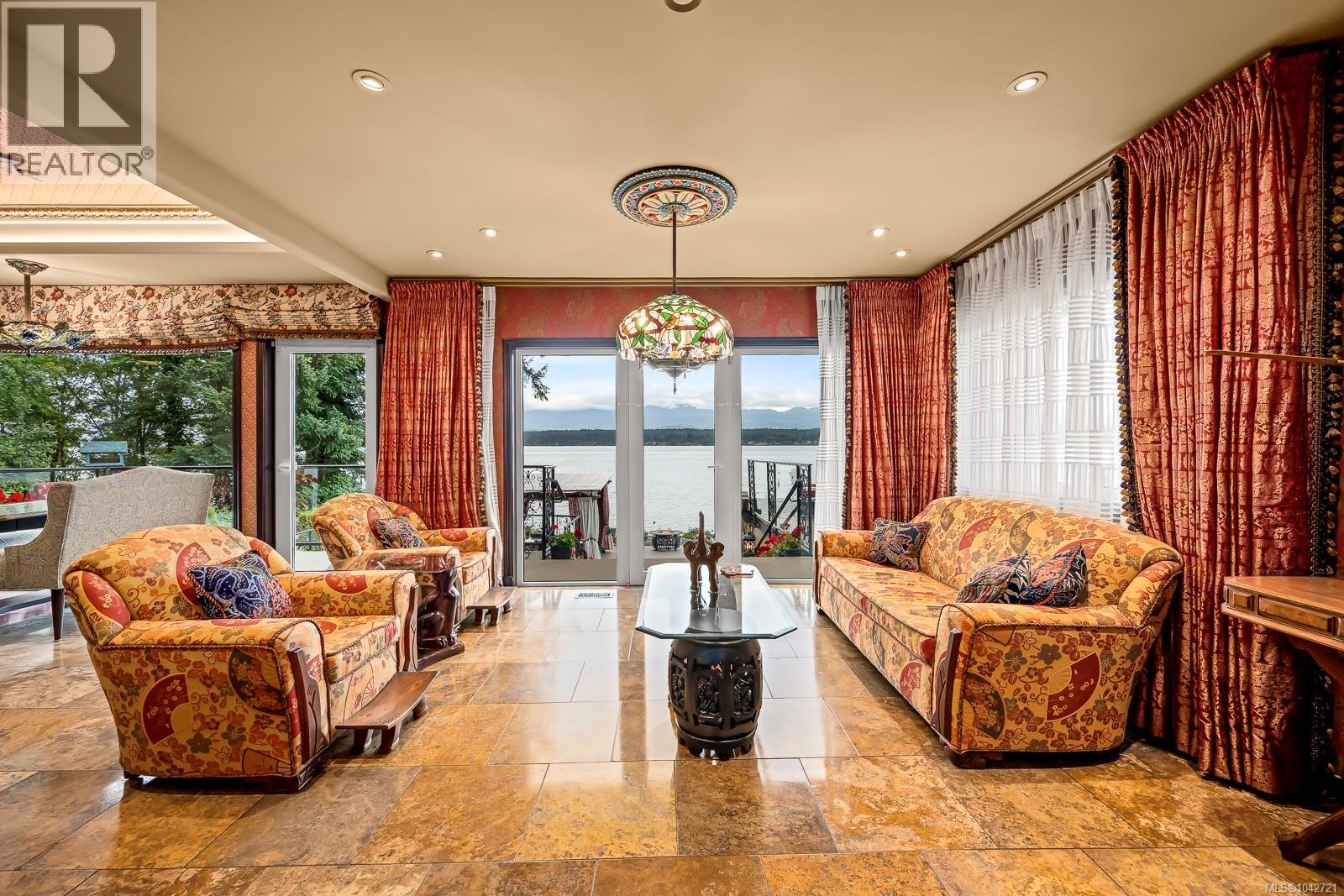 2299 Comox Ave - 32