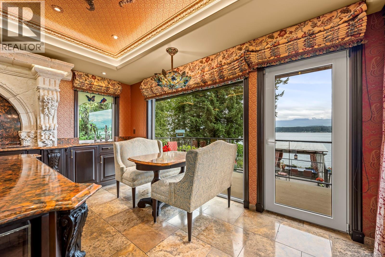 2299 Comox Ave - 27
