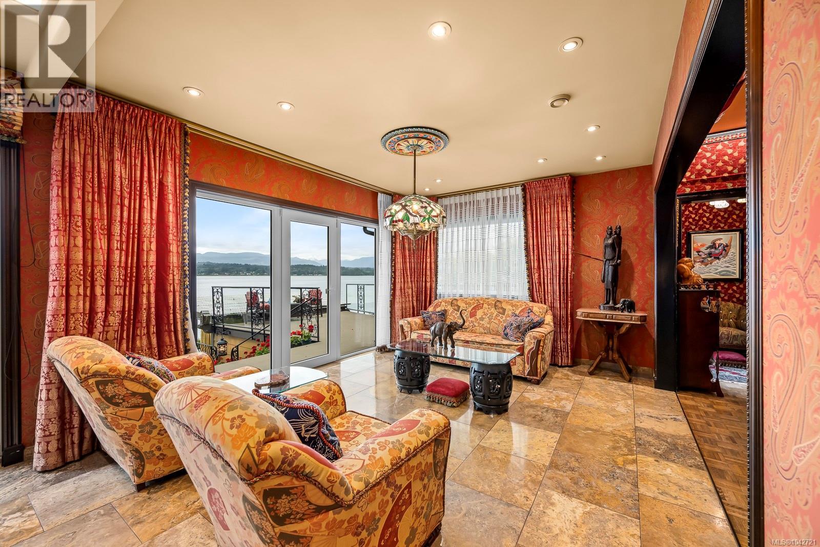 2299 Comox Ave - 30