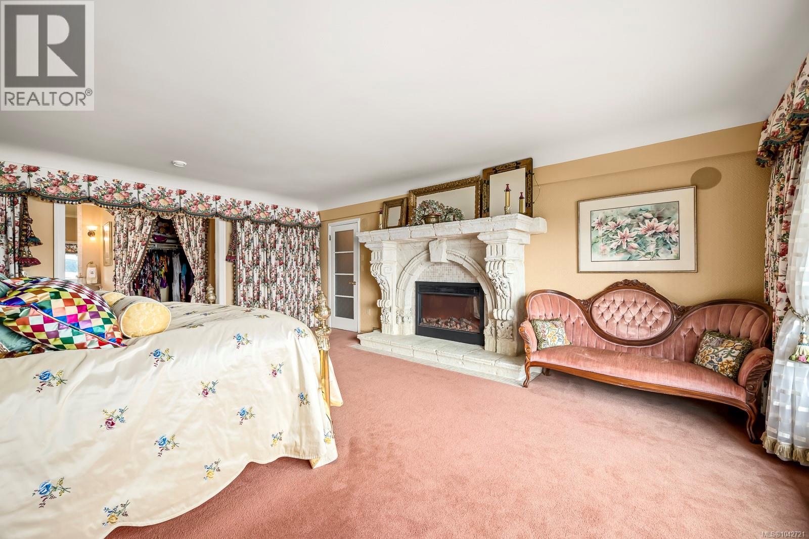 2299 Comox Ave - 42