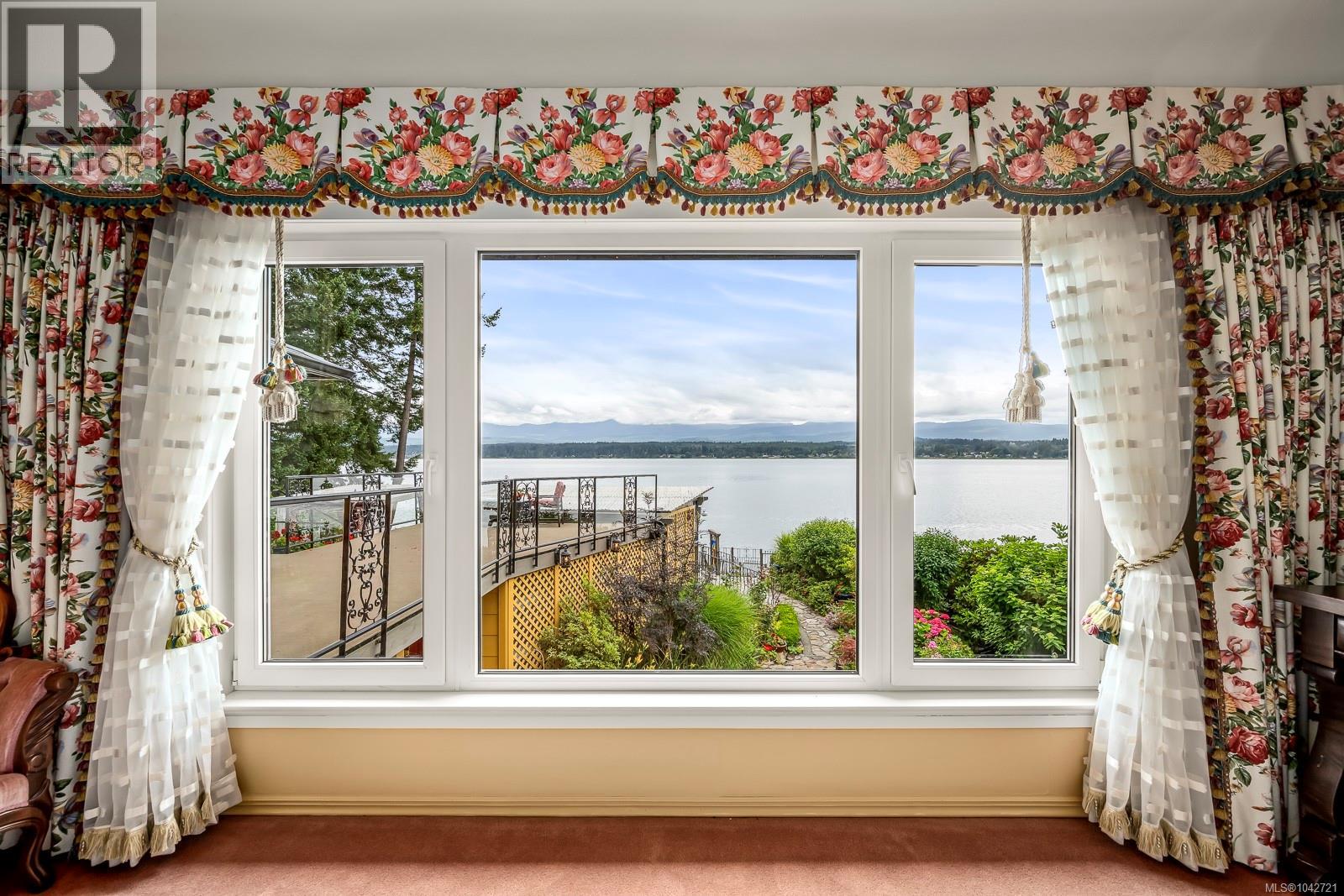 2299 Comox Ave - 40