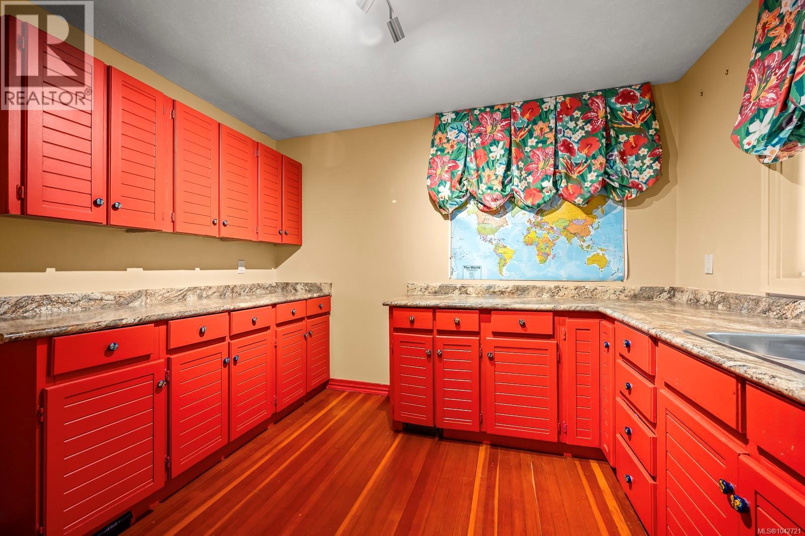 2299 Comox Ave - 67