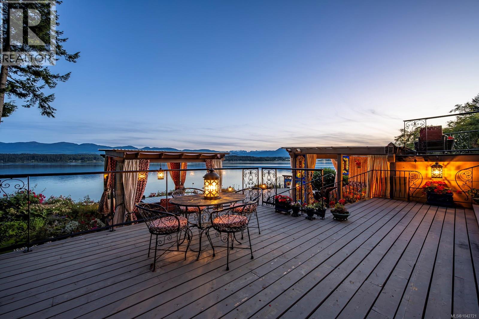 2299 Comox Ave - 9