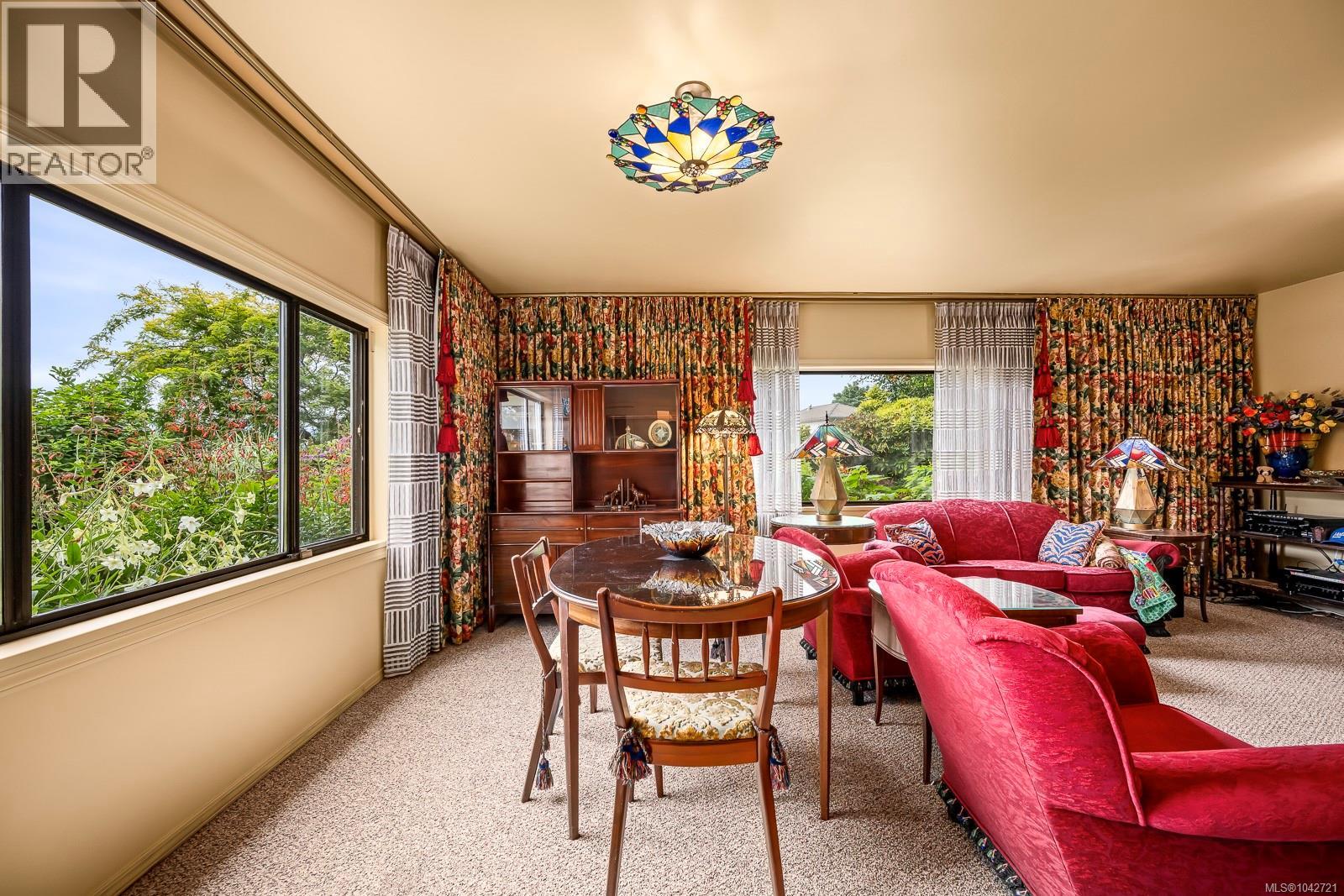 2299 Comox Ave - 65
