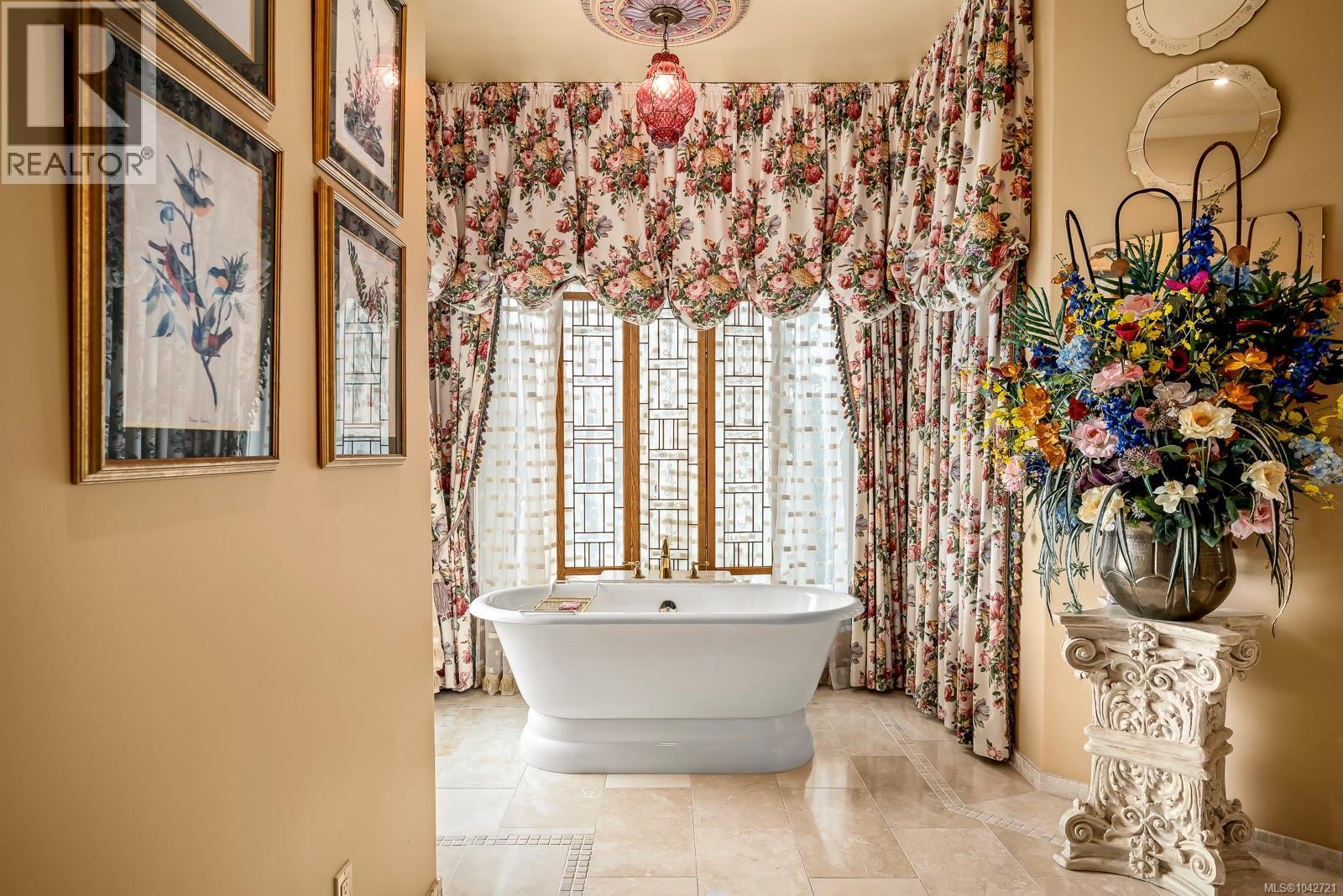 2299 Comox Ave - 49