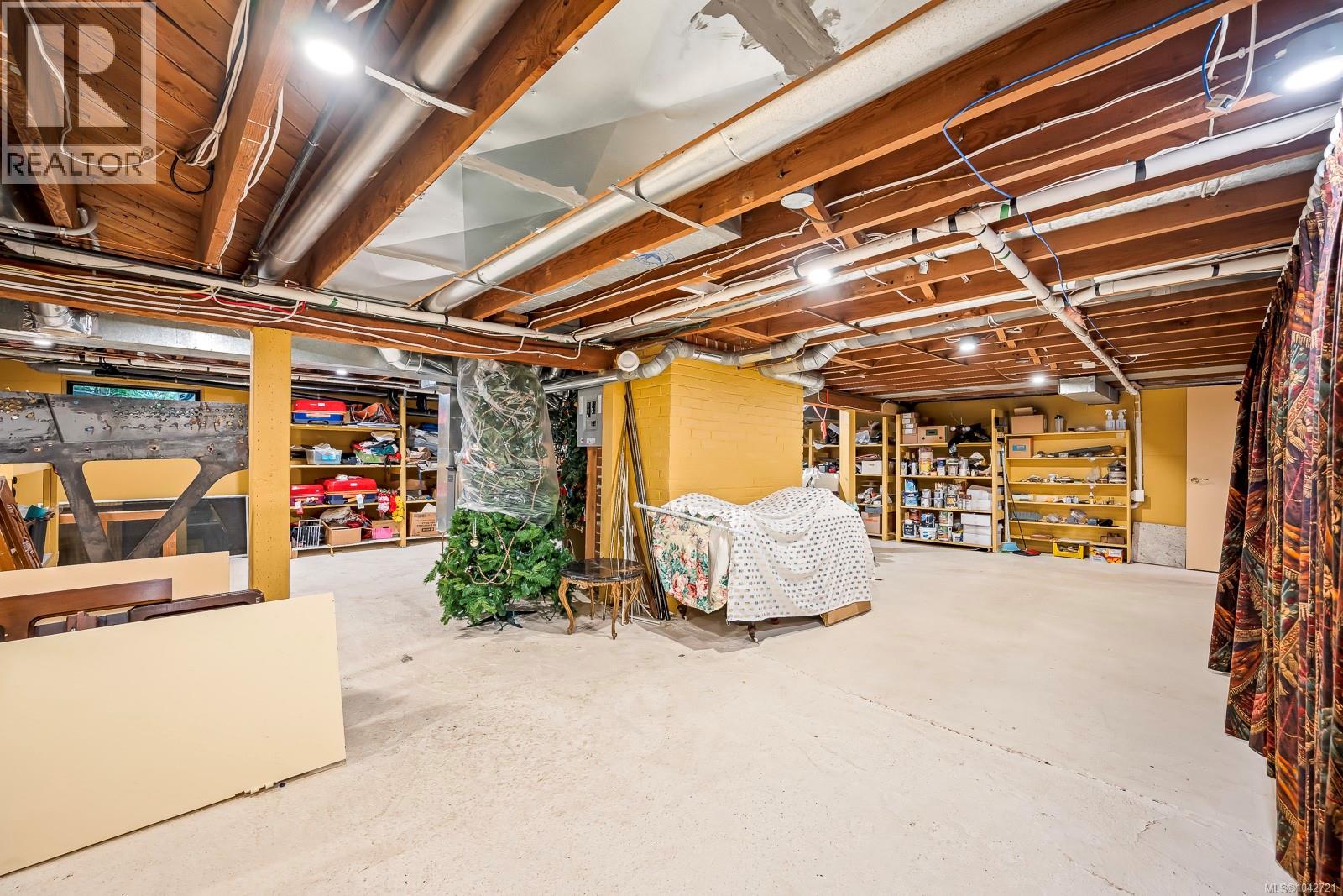 2299 Comox Ave - 72