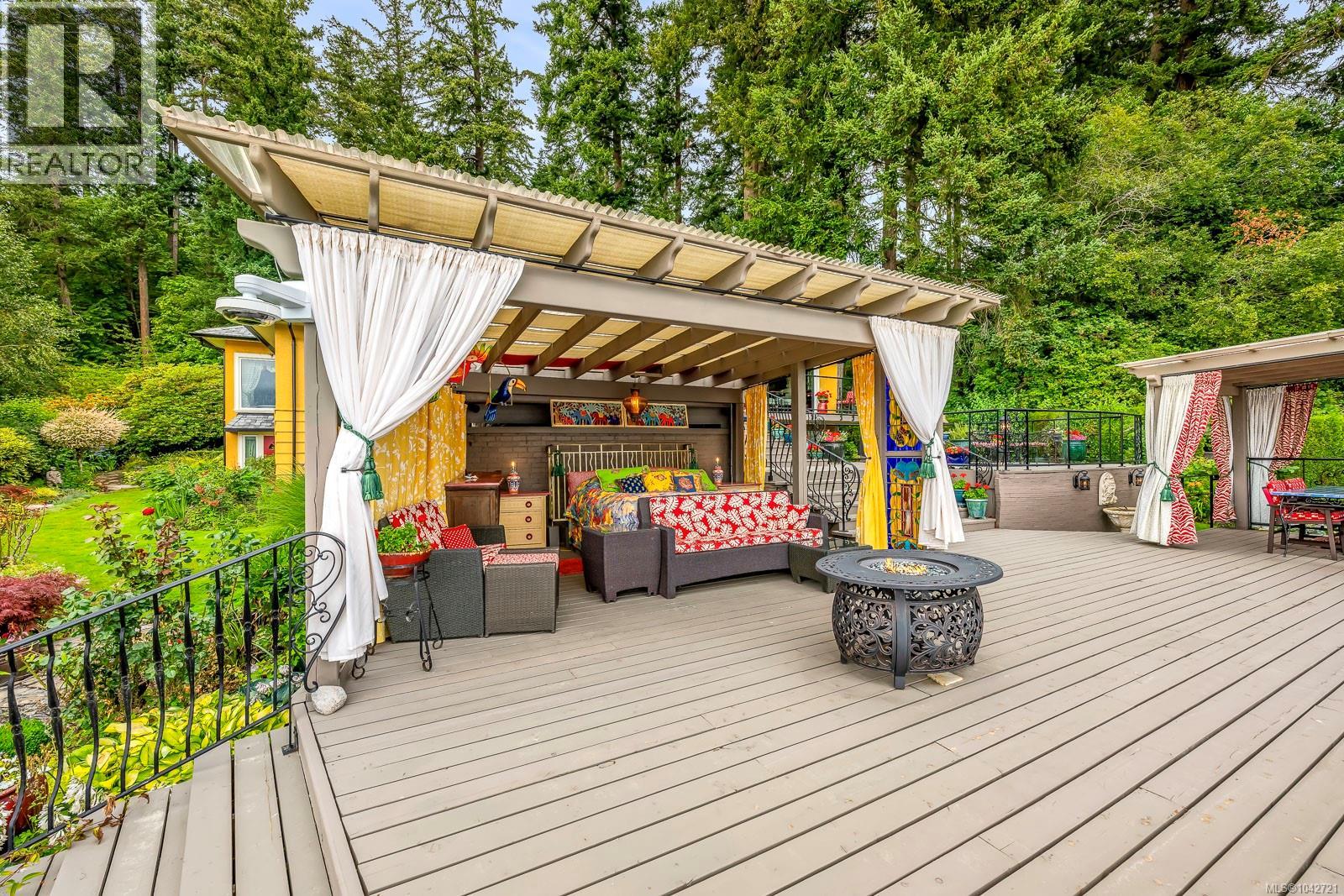 2299 Comox Ave - 84