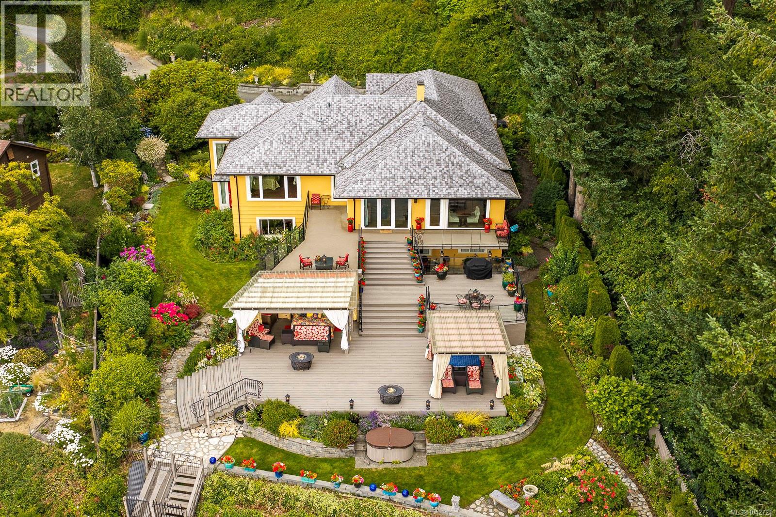 2299 Comox Ave - 94