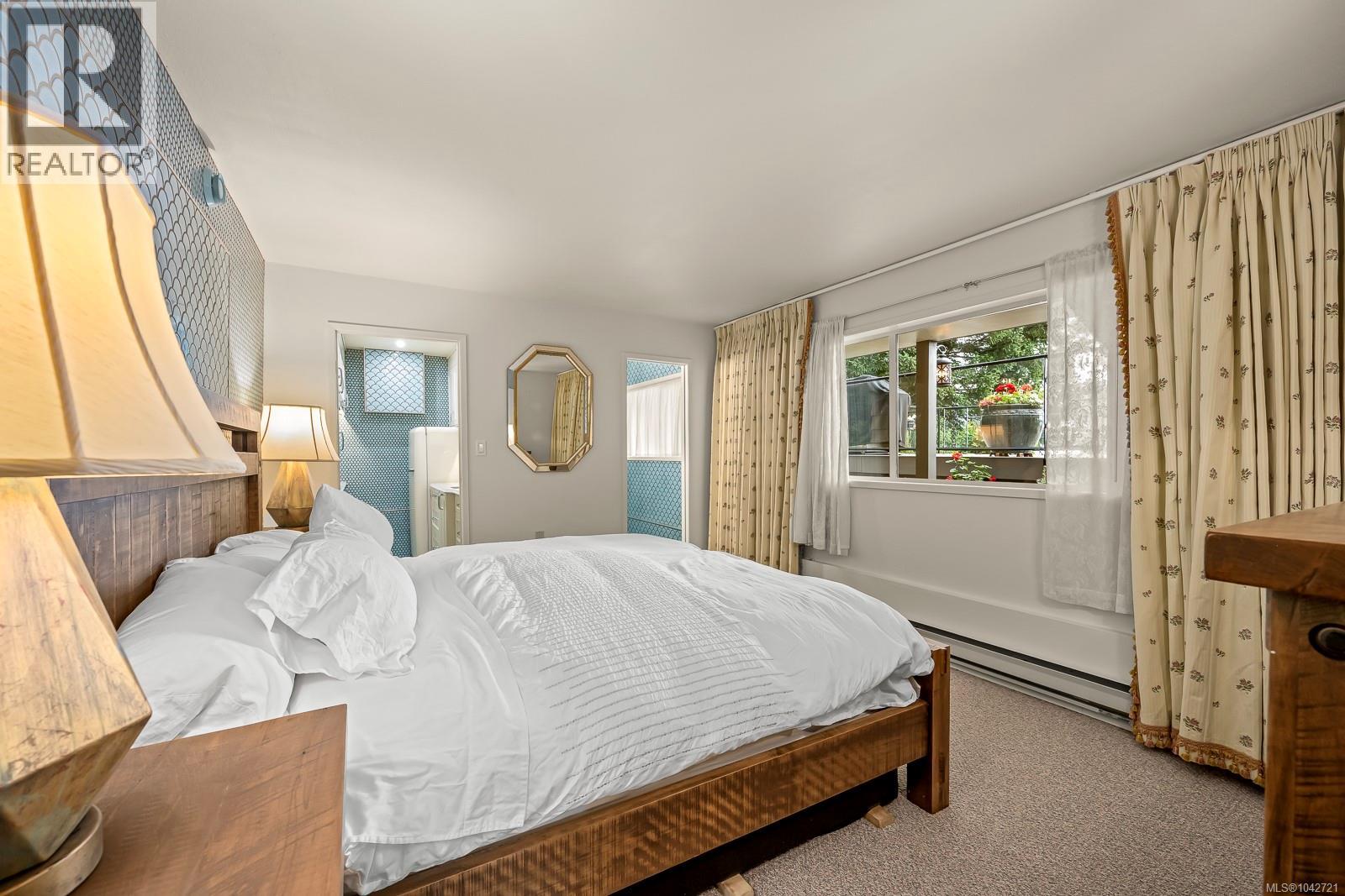 2299 Comox Ave - 56