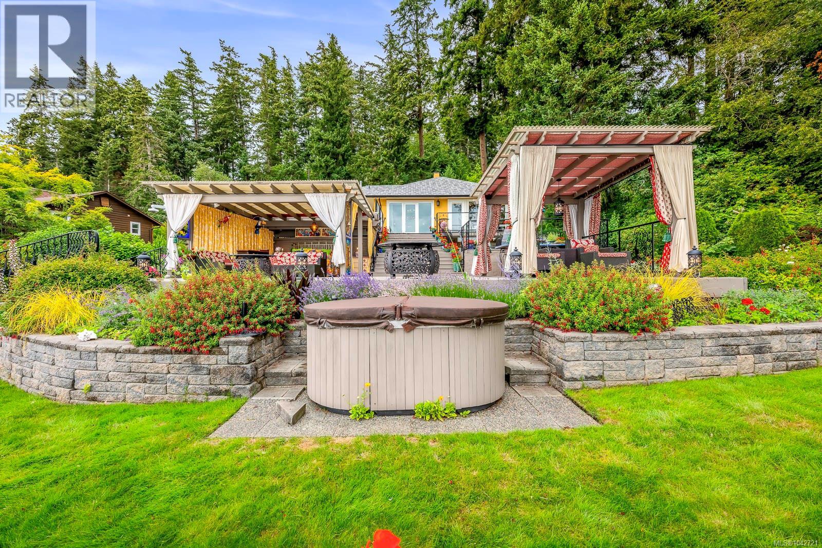 2299 Comox Ave - 83