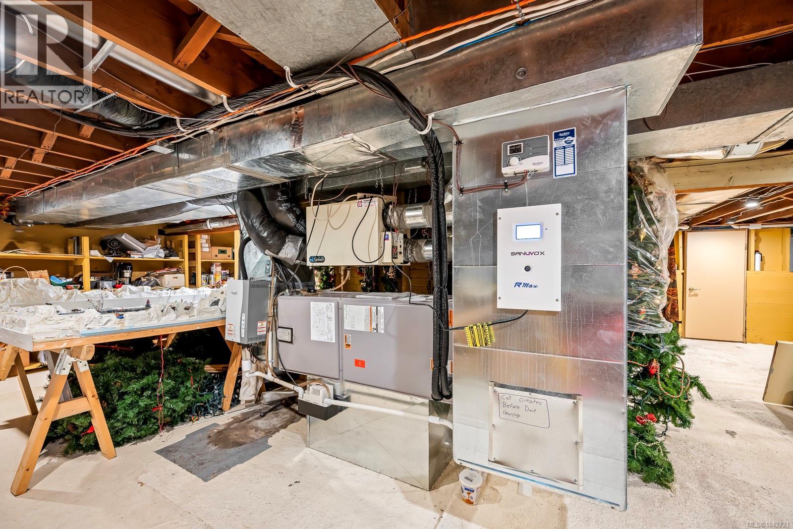 2299 Comox Ave - 73
