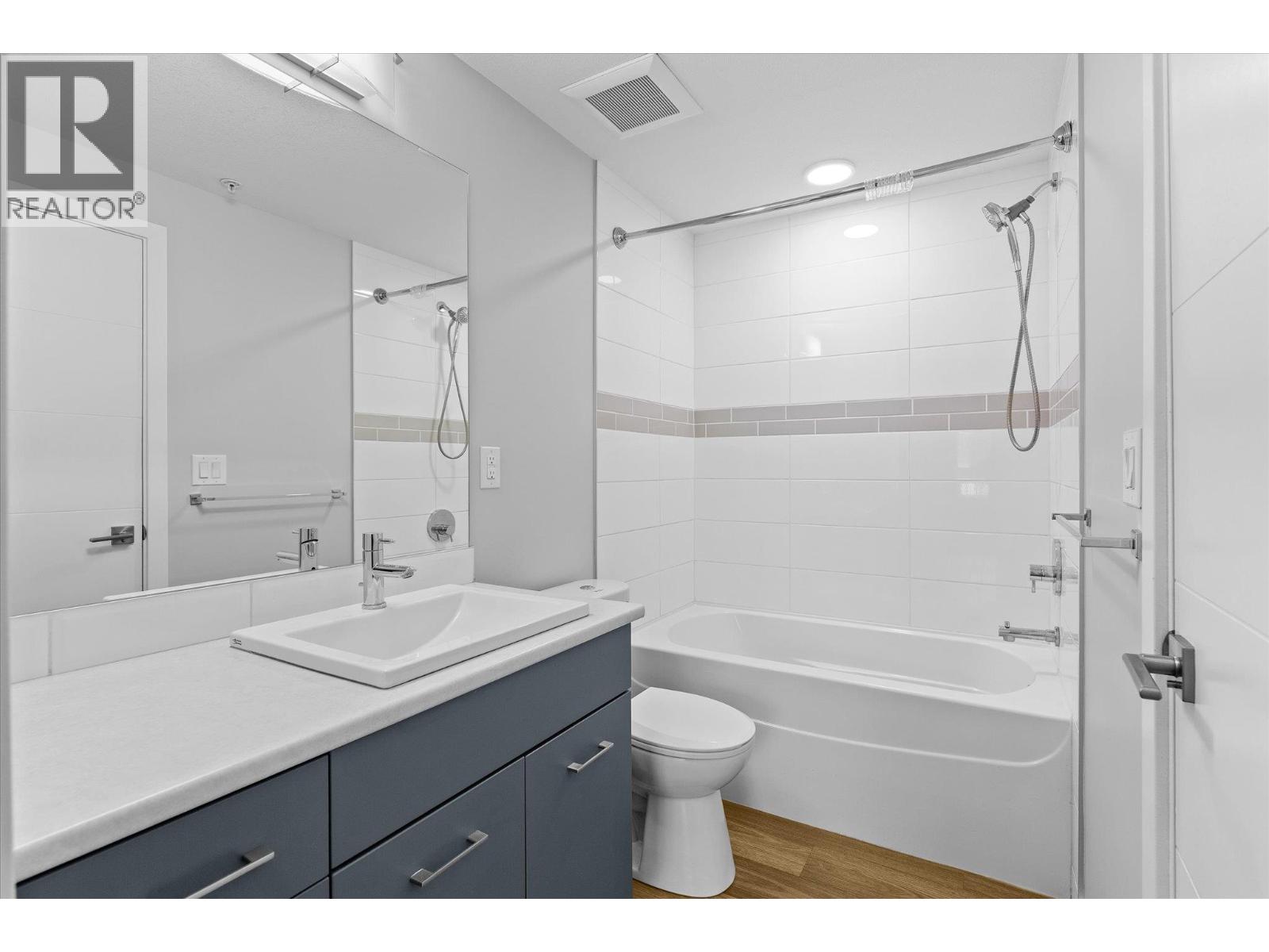 #210 722 Valley Road - 18