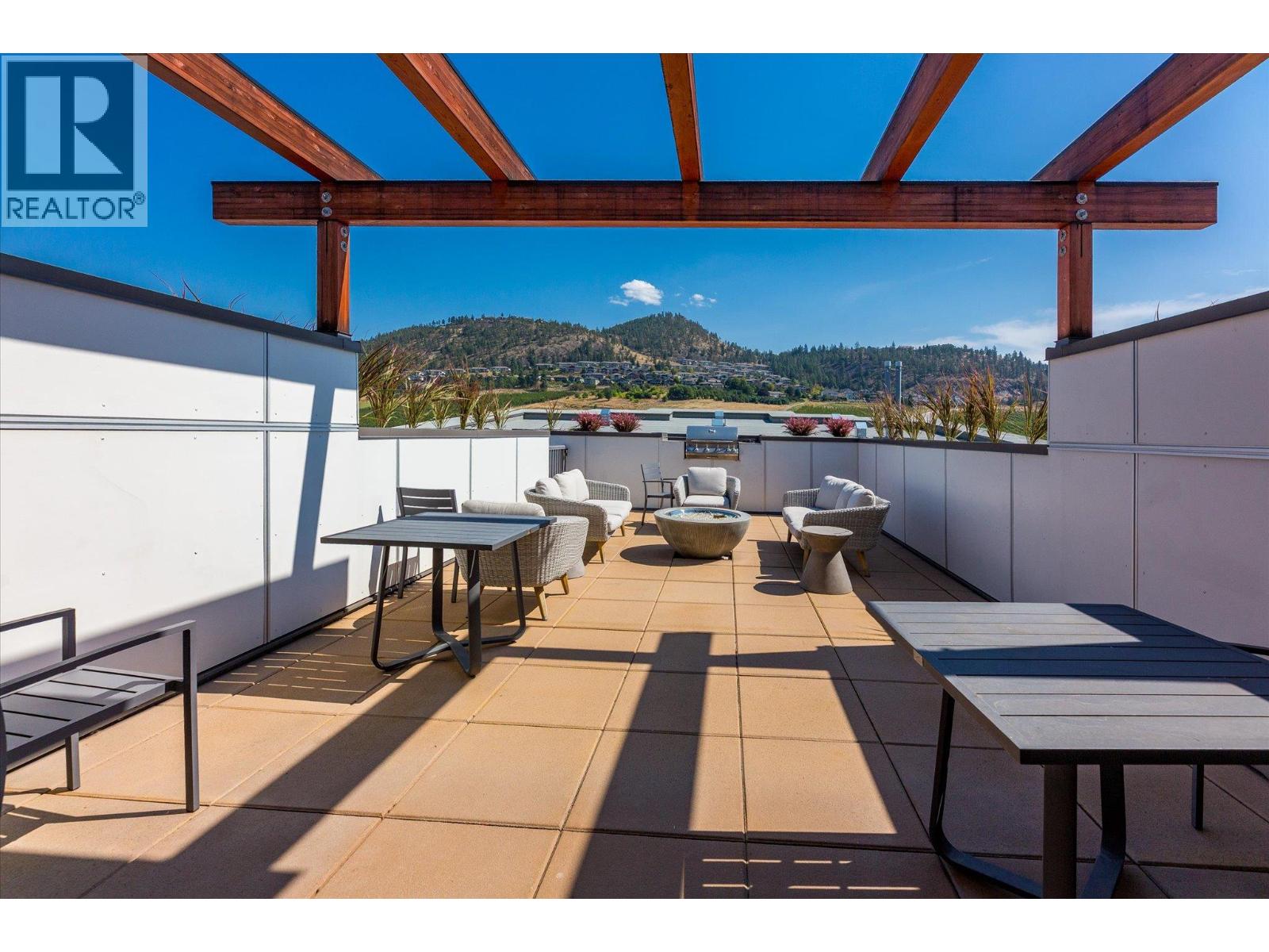 #210 722 Valley Road - 22