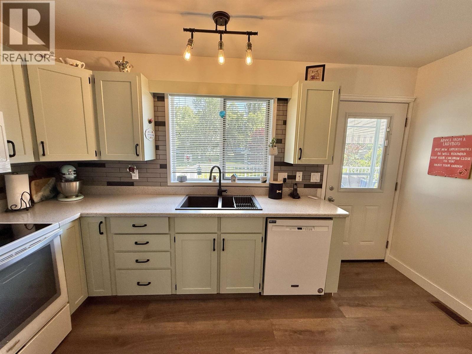 1785 CYPRESS ROAD - 10