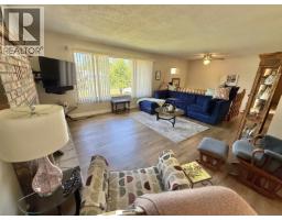 Recreational, Games room - 1785 Cypress Road, Quesnel, BC V2J4B1 Photo 11