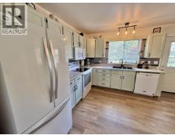 Mud room - 1785 Cypress Road, Quesnel, BC V2J4B1 Photo 8