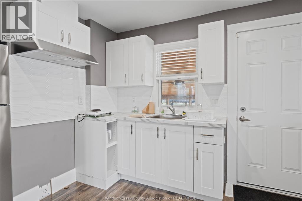 4590 WALKER ROAD - 13