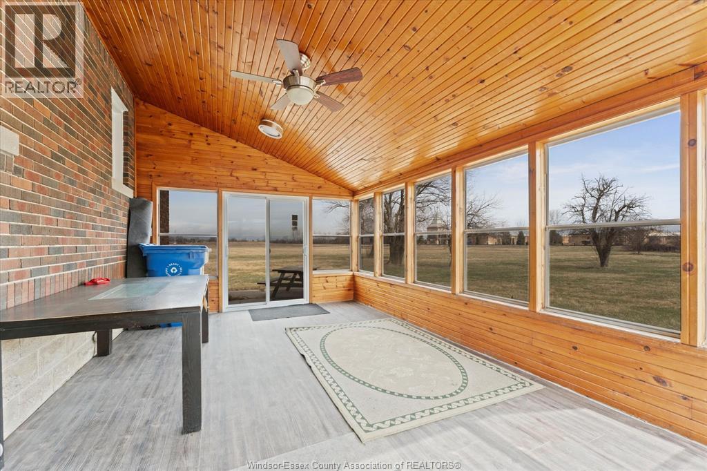 4590 WALKER ROAD - 15