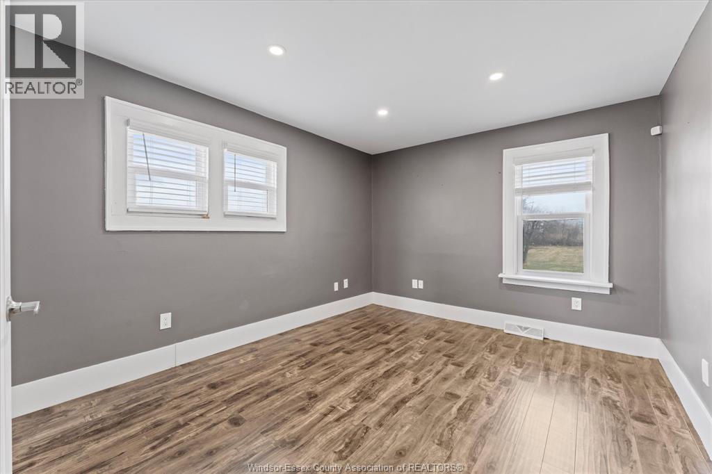 4590 WALKER ROAD - 17